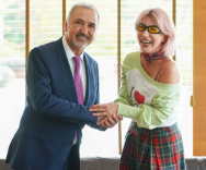 Elle Meme Kontrolünü bir de Hande YENER’den İzleyin